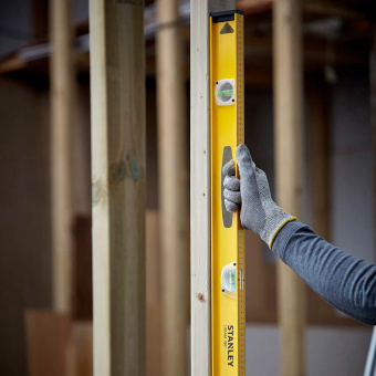 STANLEY 1-42-923 Уровень 120см алюминий, двутавр, 3 капсулы (1поворотная на 180°), 1,5 мм /м 