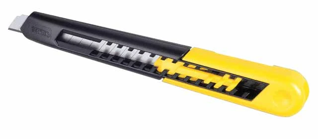 STANLEY 0-10-151 Нож 18мм сегментированное лезвие 130мм пластик серия SM на блистере