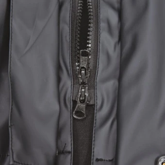 YATO Костюм з капюшоном водонепроникний YATO,розм.M,100%поліестр покритий PU,3 кишені,з вент.отворам