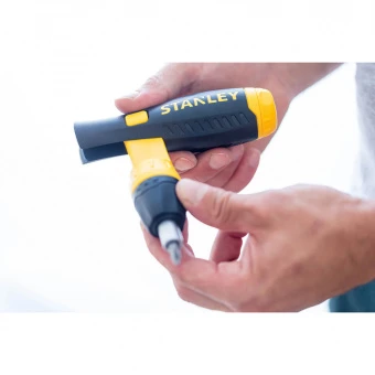 STANLEY 0-63-038 Отвертка реверсивная с насадками 38 ед. комплект на блистере