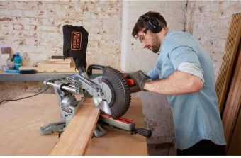 Пила торцювальна мережева BLACK+DECKER, 1600 Вт, диск 216х30 мм, 4800 об/хв, XPS, вага 12 кг