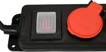 YATO Подовжувач ел.-мережевий YATO: l=3м, колодка з 4 гніздами і вмик, 3-жильний Ø=1,5 мм², з заземл