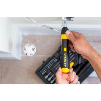 STANLEY 0-63-038 Отвертка реверсивная с насадками 38 ед. комплект на блистере