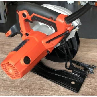 Дискова пила Makita M5802 (1.05 кВт, 190 мм)