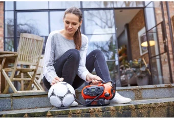 Компресор автомобільний акумуляторний BLACK + DECKER, Li-Ion, 18 В, вага 2 кг, без акумулятора