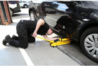 Домкрат STANLEY гідравлічний підкатний, 2000 кг, Нмин 85 мм, Нмакс 381 мм | STMT81251-1