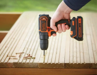 Дриль-шурупокрут акумуляторна BLACK + DECKER, 18В, 0-650 об/хв, 30 Нм, один акумулятор 1.5Ач