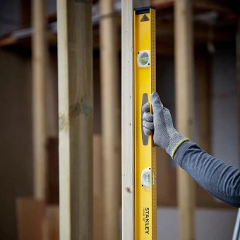 STANLEY 1-42-921 Уровень 80см алюминий, двутавр, 3 капсулы (1поворотная на 180°), 1,5 мм /м 