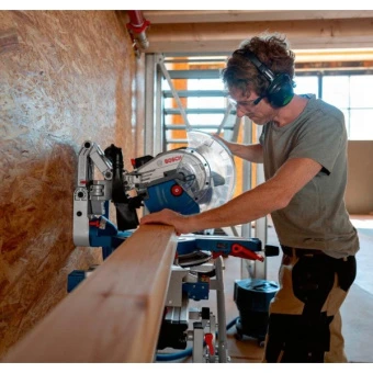 Акумуляторна торцювальна пила Bosch GCM 18V-305 GDC (18 В, без АКБ, 305 мм) (0601B43000)