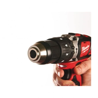 MILWAUKEE Дрель-шуруповерт аккумуляторная ударная M18BPD-402X крут мом. 60Нм | 4933446192