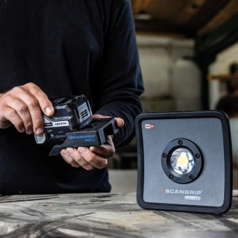 SCANGRIP Прожектор переносной 2000 lumen NOVA 2 CONNECT | 03.6100C