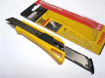 TAJIMA Нож 18мм, нержавеющая направляющая, автоматический фиксатор, + два лезвия