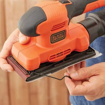 Шліфмашина вібраційна BLACK+DECKER, 150 Вт, 15000 об/мин, 90х187 мм, амплітуда 2 мм, вага 1.4 кг