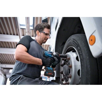 Акумуляторний ударний гайковерт Bosch GDS 18V-1000 (18 В, без АКБ, 1000 Н*м) (06019J8300)