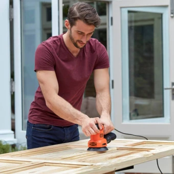 Шліфмашина вібраційна BLACK+DECKER, 200 Вт, 8000-13000 об/хв, вага 1.58 кг, пилозбірник | BEW200
