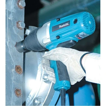 Ударний гайковерт Makita TW0200 (0.38 кВт, 200 Н*м)