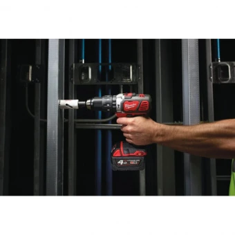 MILWAUKEE Дрель-шуруповерт аккумуляторная ударная M18BPD-202X крут.мом. 50Нм | 4933446189