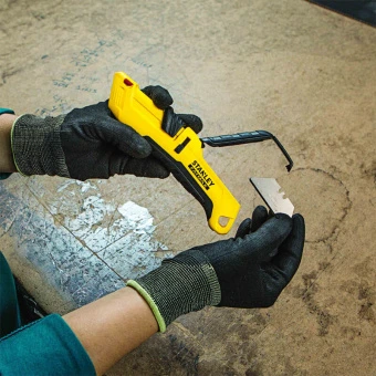 STANLEY Нож "Tri-Slide" безопасный с лезвиями для отделочных работ, L= 175 мм, 4 шт.