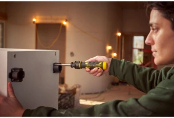 Викрутка - набір  FATMAX "Speed Drive" з заскочним механізмом в комплекті з 3-ма вставками.