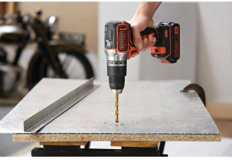 Дриль-шурупокрут акумуляторний BLACK+DECKER, безщітковий, ударний, 18 В, 52 Нм, 0-1650 об/хв