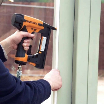 Пістолет шттифтозабивний BOSTITCH, пневматичний, для оздоблювальних робіт, тип кріплення "BT13" довж