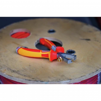 NWS Щипці для зняття ізоляції з ізольов. ручками VDE до 1000 В: L=160 мм, Ø≤10 мм // 145-49-VDE-160 