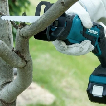 Пила сабельна акумуляторна Makita DJR183Z (18 В, без АКБ)