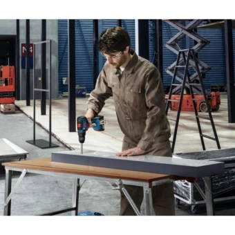 Акумуляторна дриль-шуруповерт Bosch GSR 18 V-50 + набір біт (2х18 В) (06019H5004)