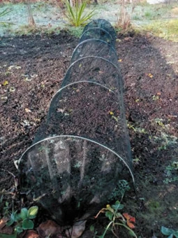 FLO Тунель захисний для рослин , 300х 45х 45 см з чорної сітки  | 89770