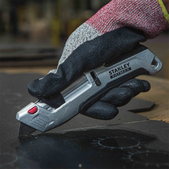 STANLEY Нож "Tri-Slide Premium" безопасный с лезвиями для отделочных работ