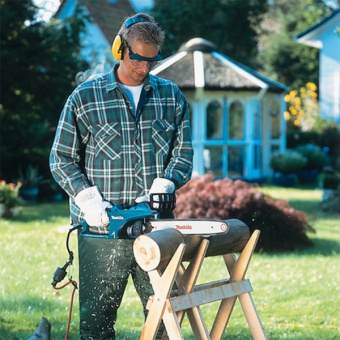 Пила ланцюгова Makita UC4041A (1.8 кВт, 400 мм)