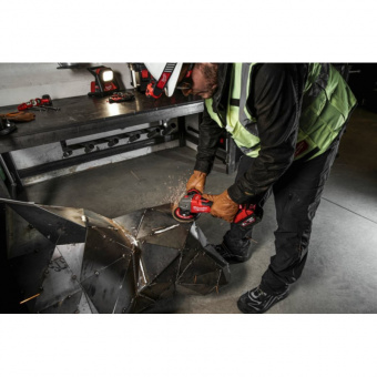 MILWAUKEE Шлифмашина угловая - болгарка аккумуляторная бесщёточная 125 мм M18 FSAG125XB-0X FUEL | 49