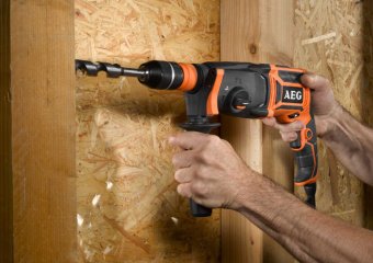 Перфоратор мережевий SDS+ AEG: 800 Вт, 2.4 Дж, 4500 уд/хв, Ø≤ 24 мм, зі змінною цангою (4935451553)