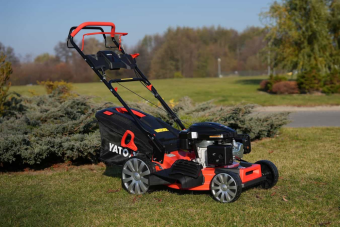 Газонокосарка бензинова YATO з приводом: 3,5кВт, ширина різання: Ø= 51 см, травозбірник- 62л