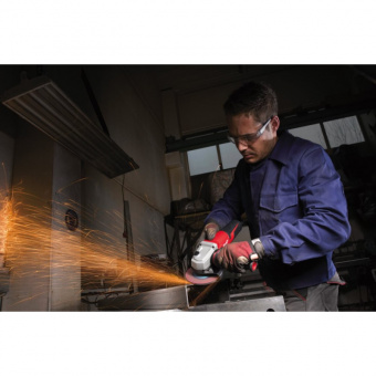 MILWAUKEE Углошлифовальная машина 125 мм AGV 15-125 XC 4933428120 | 4933428120