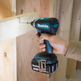 Акумуляторний ударний гайковерт Makita DTD153Z (18 В, без АКБ, 170 Н*м)