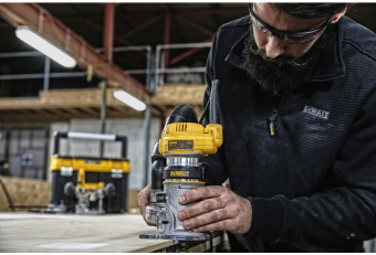 Фрезер DeWalt, 900 Вт, цанга 6-8 мм,16000-27000об/мин, 2 платформы, чемодан.