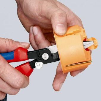 KNIPEX Електромонтажные клещи фосфатированные, черного цвета 200 мм 13 92 200 | 13 92 200