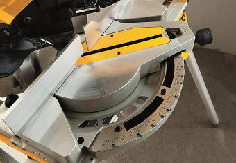 DeWALT D27113 Пила торцовочная универсальная 1600вт, диск 305х30мм