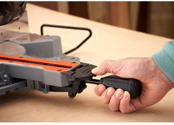 Пила торцювальна мережева BLACK+DECKER, 1500 Вт, диск 216х30 мм (диск ТСТ на 24 зуб)