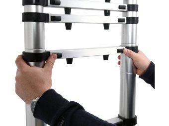 Драбина розтяжна телескопічна VOREL, 13 щаблів, h=3.8 м, макс. вага- 150 кг, з алюмінію