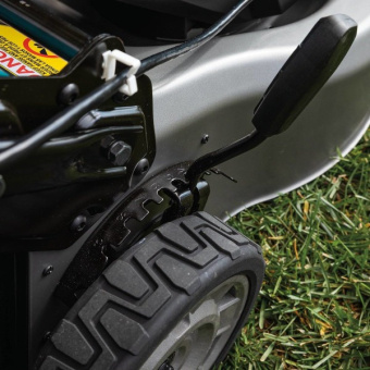 Акумуляторна газонокосарка Makita DLM530PT4 (2х18 В, 4х5 А*год, 530 мм)