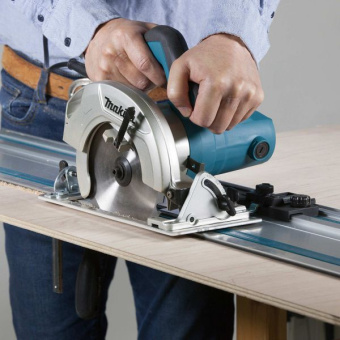 Пила дискова Makita HS6601 (1.05 кВт, 165 мм)