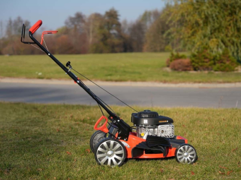 Газонокосарка бензинова YATO з приводом :2,4кВт, ширина різання: Ø= 46см, травозбірник- 62л