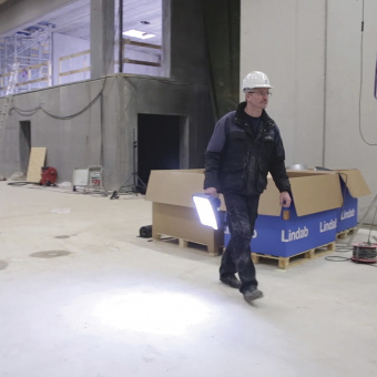 SCANGRIP Прожектор переносной 2500 lumen VEGA LITE C+R (С рассеянным светом на аккумуляторе) | 03.54